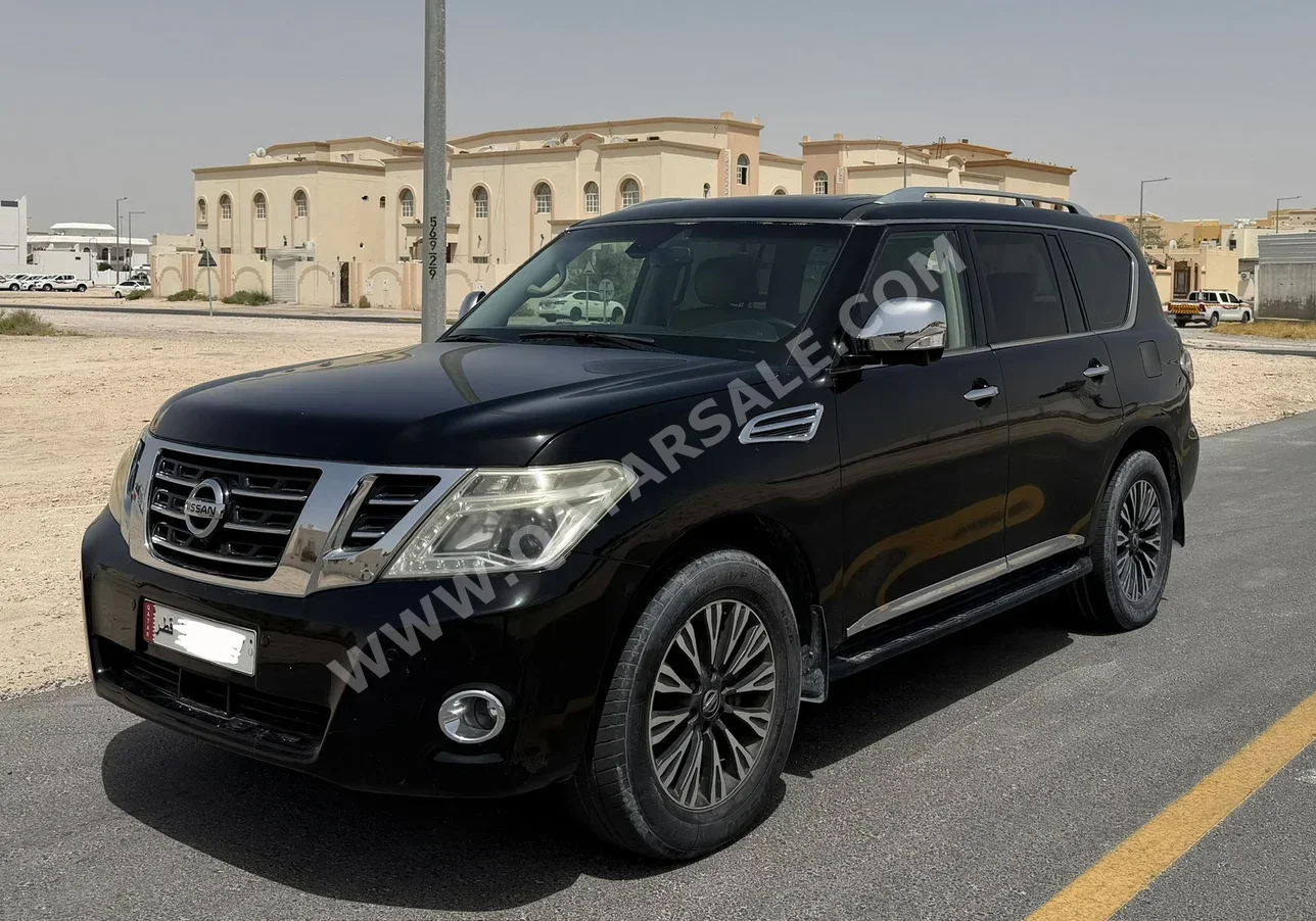 نيسان باترول بلاتنيوم 2014 اوتوماتيك 285,000 كم 8 سلندر دفع رباعي اس يو في أسود