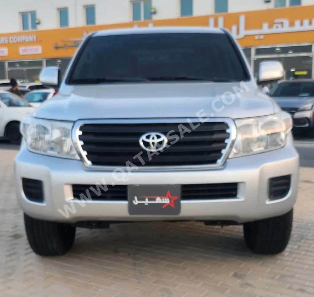 Toyota Land Cruiser G 2015 Automatic 489,000 Km 6 Cylinder Four Wheel Drive (4WD) SUV Silver