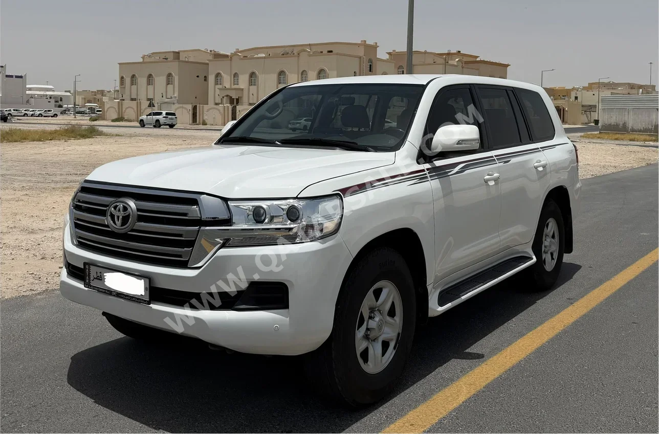 Toyota  Land Cruiser  GXR  2020  Automatic  105,000 Km  6 Cylinder  Four Wheel Drive (4WD)  SUV  White