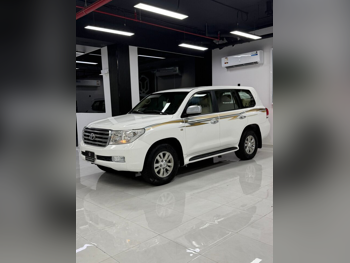 Toyota  Land Cruiser  VXR  2009  Automatic  700,000 Km  8 Cylinder  Four Wheel Drive (4WD)  SUV  White