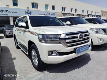 Toyota  Land Cruiser  GXR White Edition  2017  Automatic  218,000 Km  8 Cylinder  Four Wheel Drive (4WD)  SUV  White