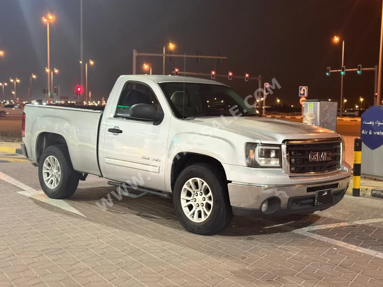 GMC Sierra SLE 2012 Automatic 250,000 Km 8 Cylinder Four Wheel Drive (4WD) Pick Up Silver