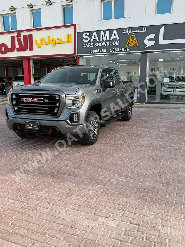 جي ام سي سييرا اي تي 4 2020 اوتوماتيك 250,000 كم 8 سلندر دفع رباعي بيكب رمادي