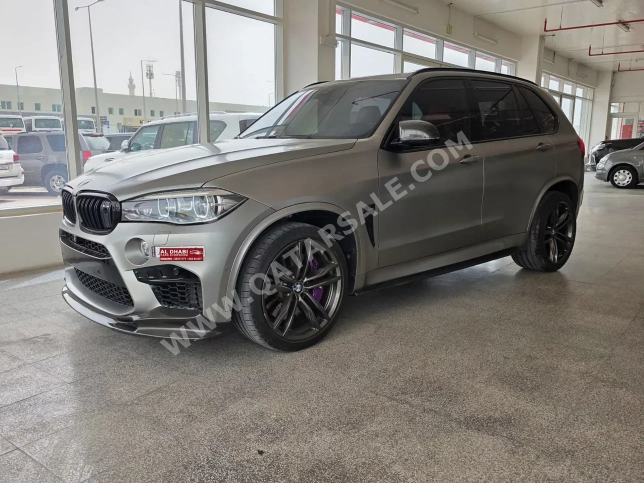 بي ام دبليو الفئة - اكس اكس 5 ام 2018 اوتوماتيك 155,000 كم 8 سلندر دفع رباعي اس يو في رمادي