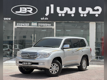 Toyota  Land Cruiser  GXR  2011  Automatic  500,000 Km  8 Cylinder  Four Wheel Drive (4WD)  SUV  Silver