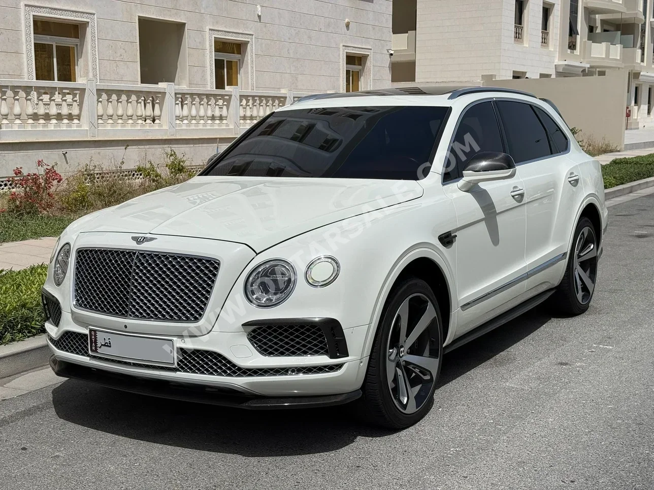 Bentley Bentayga 2017 Automatic 97,000 Km 12 Cylinder Four Wheel Drive (4WD) SUV White