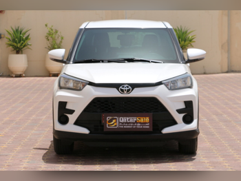 Toyota  Raize  2024  Automatic  24,000 Km  4 Cylinder  Four Wheel Drive (4WD)  SUV  White