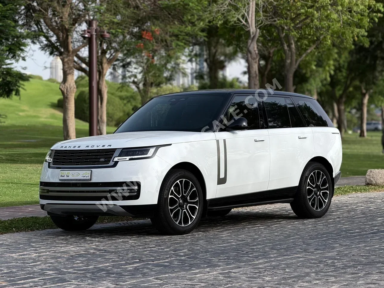 Land Rover  Range Rover Vouge  SUV 4x4  White  2025