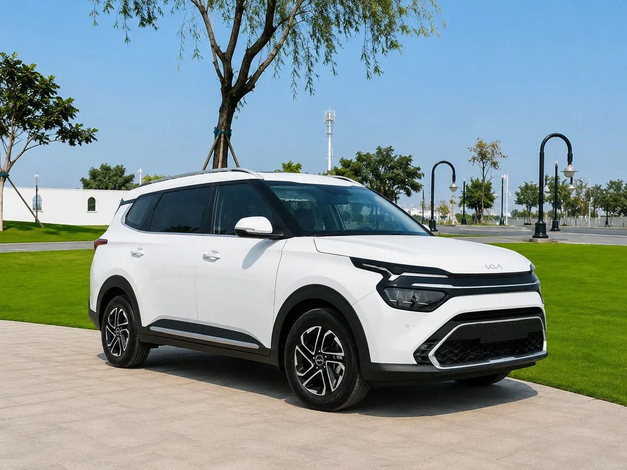 Kia Carens 4 Cylinder Lexury White 2023