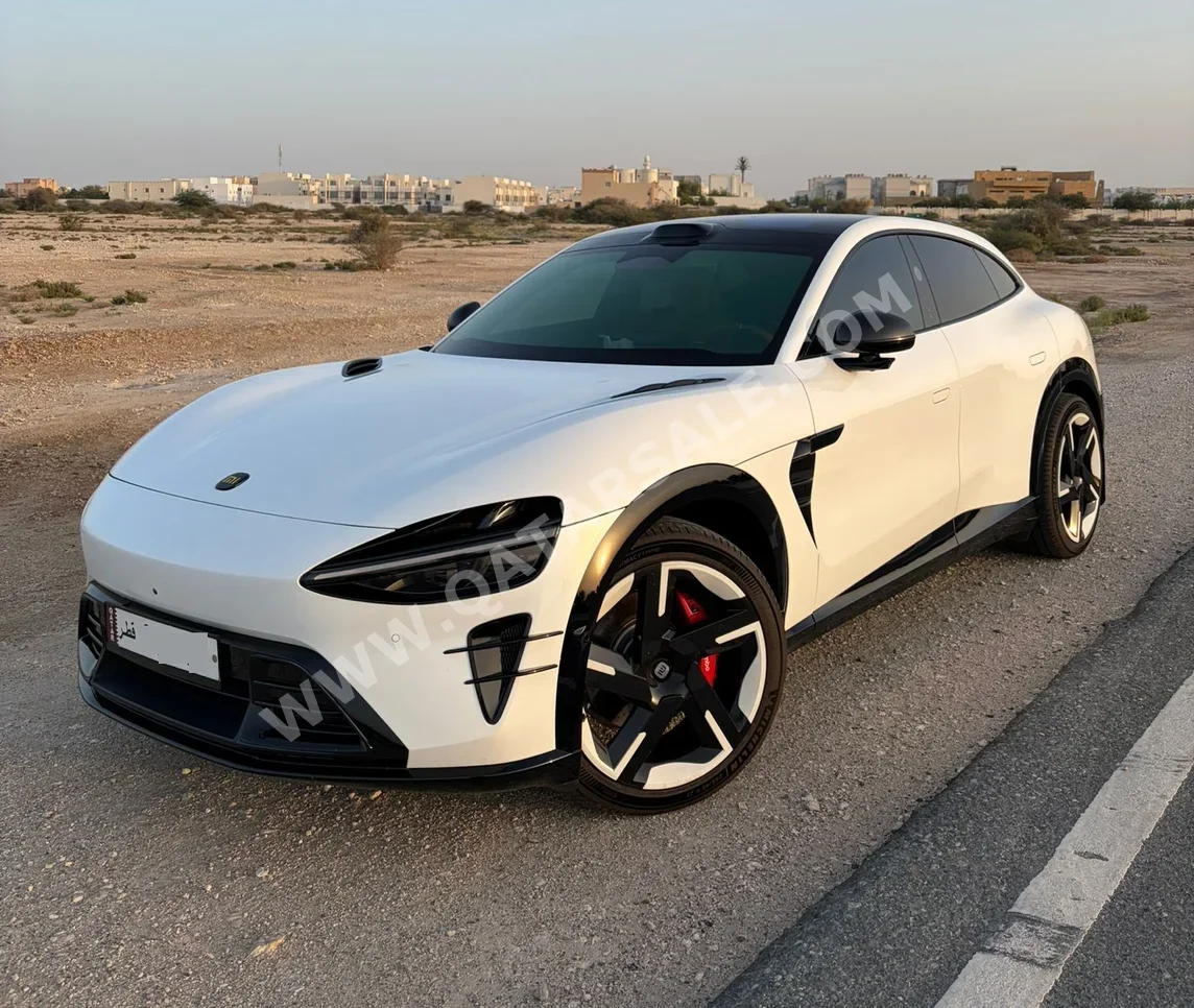 Xiaomi YU7 Max 2025 Automatic 9,000 Km 0 Cylinder All Wheel Drive (AWD) Sedan White