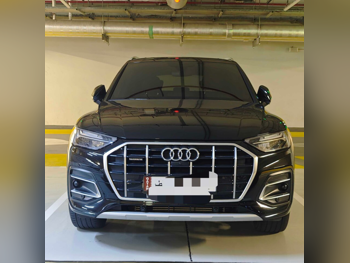 اودي كيو 5 45 TFSI Quattro 2024 اوتوماتيك 22,000 كم 4 سلندر دفع كلي مستمر اس يو في أسود تحت الضمان