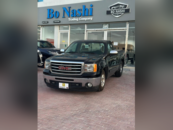GMC Sierra 1500 2013 Automatic 177,000 Km 8 Cylinder Four Wheel Drive (4WD) Pick Up Black