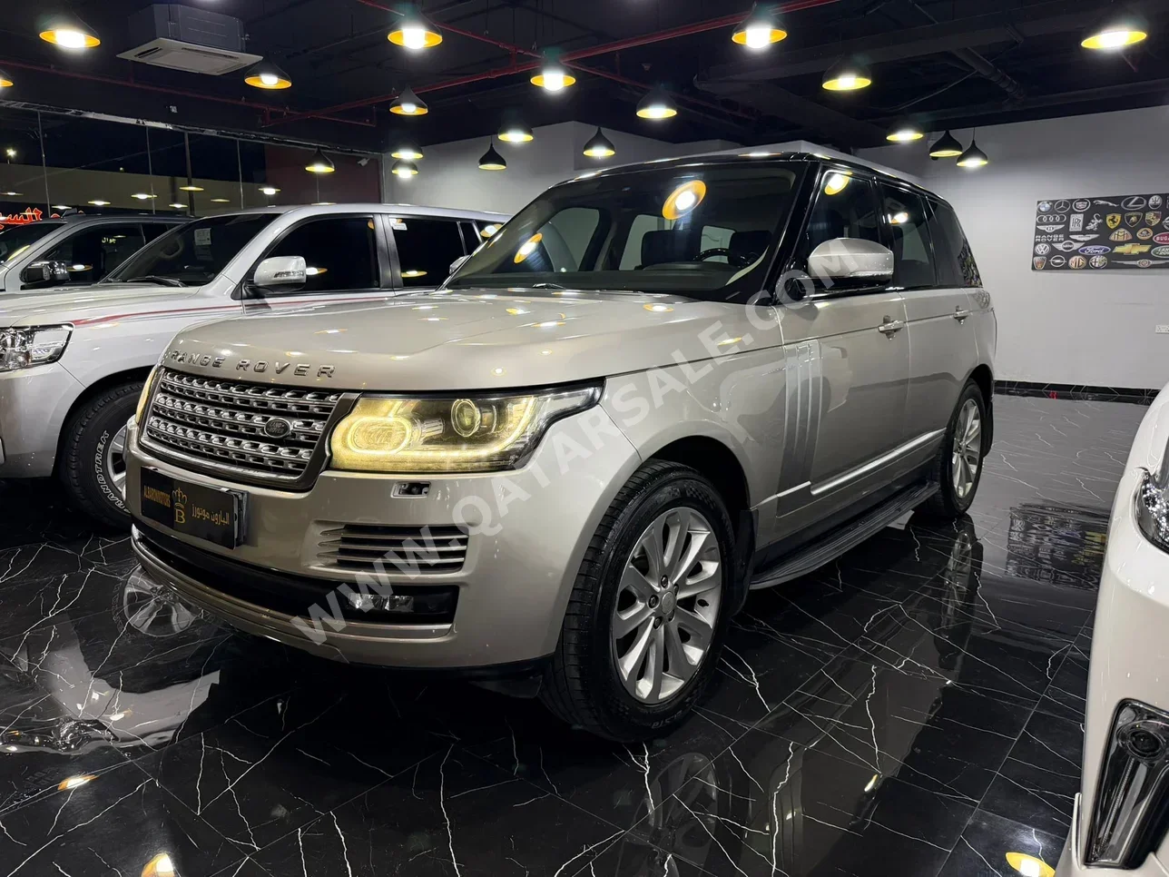 Land Rover Range Rover Vogue 2015 Automatic 233,000 Km 8 Cylinder Four Wheel Drive (4WD) SUV Gold