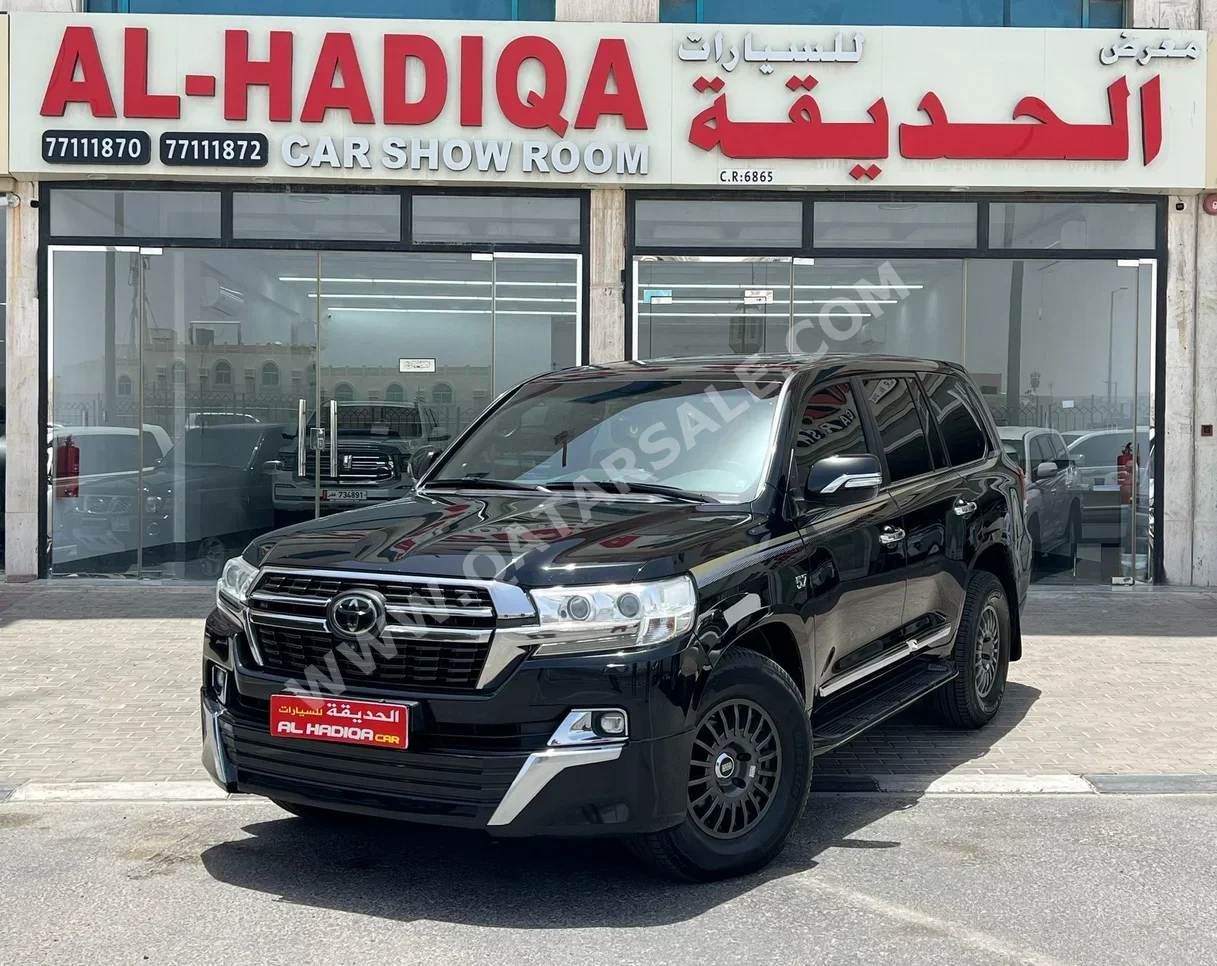 Toyota  Land Cruiser  VXR  2021  Automatic  160,000 Km  8 Cylinder  Four Wheel Drive (4WD)  SUV  Black