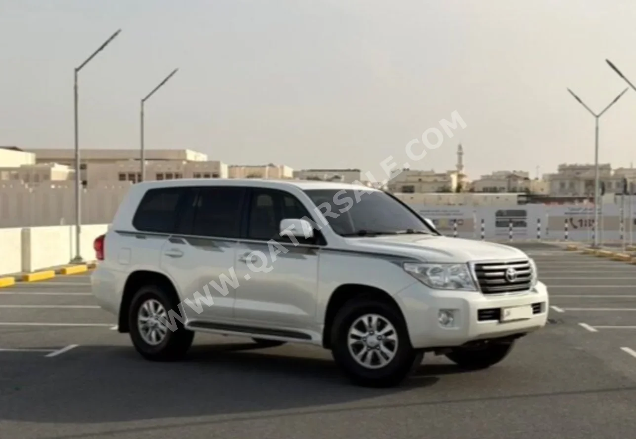 Toyota Land Cruiser GX 2013 Automatic 321,000 Km 6 Cylinder Four Wheel Drive (4WD) SUV Pearl