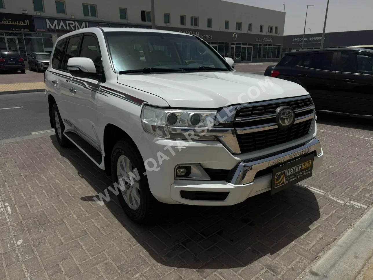 Toyota Land Cruiser GXR 2018 Automatic 188,000 Km 8 Cylinder Four Wheel Drive (4WD) SUV White