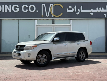 Toyota Land Cruiser GXR 2013 Automatic 485,000 Km 8 Cylinder Four Wheel Drive (4WD) SUV White