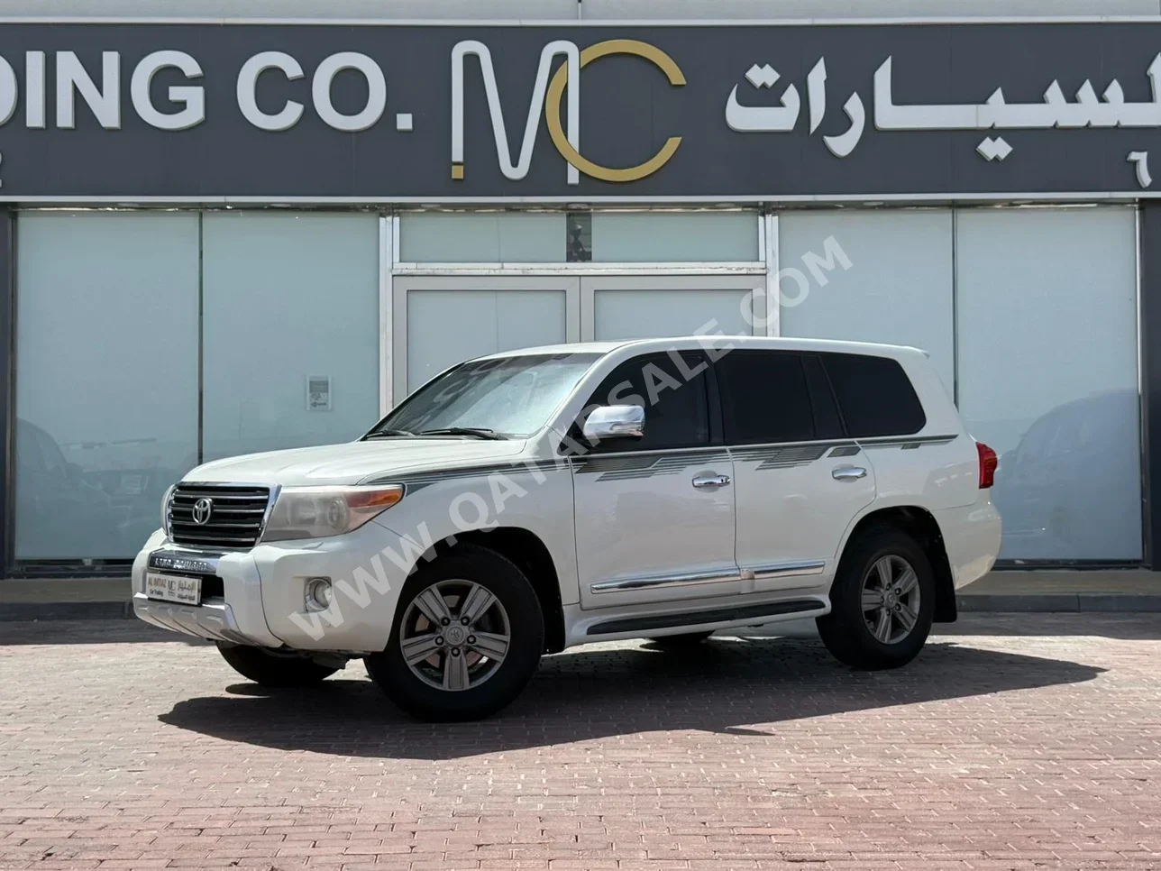 Toyota Land Cruiser GXR 2013 Automatic 485,000 Km 8 Cylinder Four Wheel Drive (4WD) SUV White