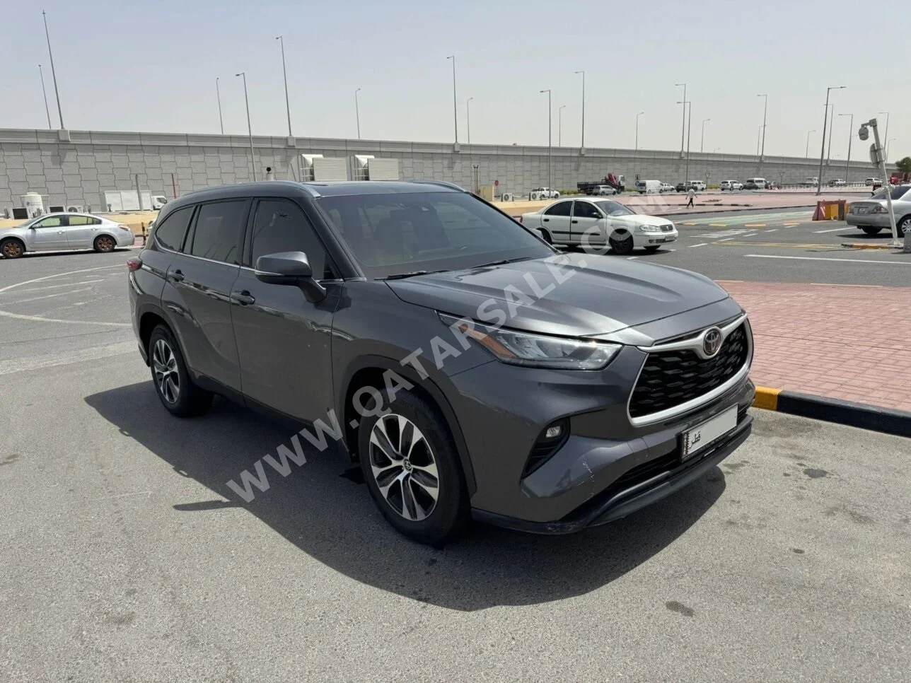Toyota Highlander 2020 Automatic 55,000 Km 4 Cylinder Front Wheel Drive (FWD) SUV Gray