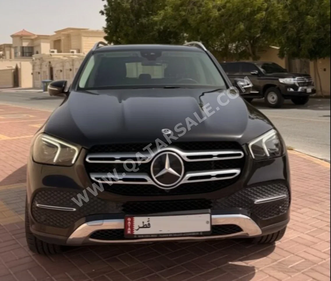 مرسيدس - بنز جي ال اي 450 2021 اوتوماتيك 78,000 كم 6 سلندر دفع رباعي اس يو في أسود