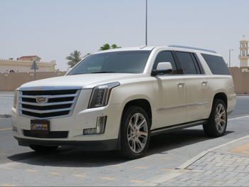Cadillac Escalade 2015 Automatic 84,000 Km 8 Cylinder Four Wheel Drive (4WD) SUV White