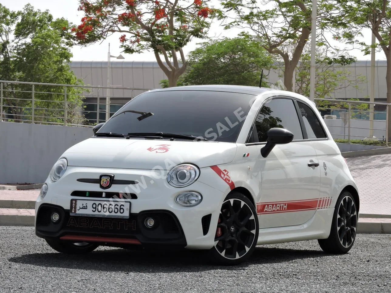 Fiat  595  Abarth  2020  Automatic  61,000 Km  4 Cylinder  Front Wheel Drive (FWD)  Hatchback  White
