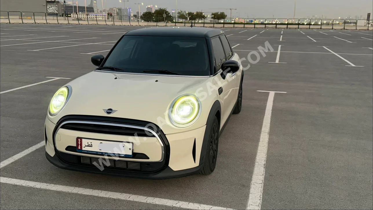 Mini Cooper 2022 Automatic 102,000 Km 3 Cylinder Four Wheel Drive (4WD) Hatchback White