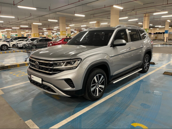 Volkswagen  Teramont  Comfortline  2022  Automatic  115,000 Km  6 Cylinder  All Wheel Drive (AWD)  SUV  Silver  With Warranty