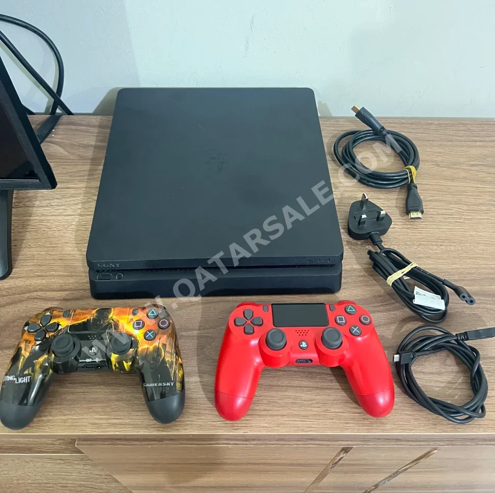 Sony PlayStation 4 - 512 GB -Included Controllers: 2