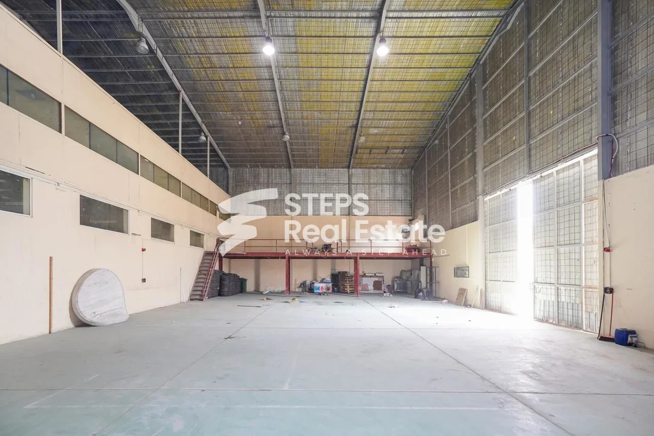 Warehouses & Stores - Al Rayyan - Industrial Area -Area Size: 2000 Square Meter