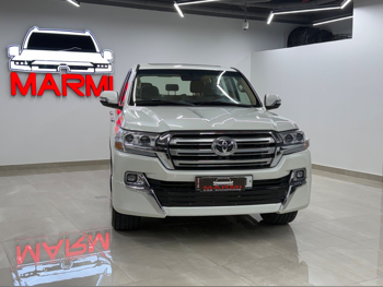 Toyota  Land Cruiser  GXR  2016  Automatic  298,000 Km  8 Cylinder  Four Wheel Drive (4WD)  SUV  White