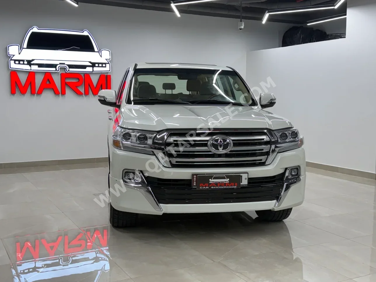 Toyota  Land Cruiser  GXR  2016  Automatic  298,000 Km  8 Cylinder  Four Wheel Drive (4WD)  SUV  White