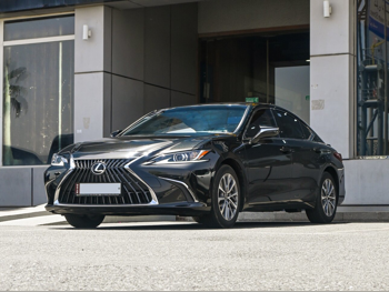 Lexus  ES  300h  2023  Automatic  171,000 Km  4 Cylinder  Front Wheel Drive (FWD)  Sedan  Black