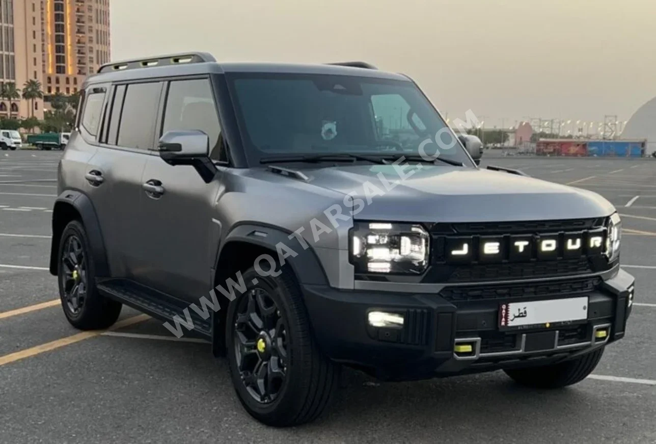 Jetour T2 Luxury 2026 Automatic 7,500 Km 4 Cylinder Four Wheel Drive (4WD) SUV Gray Matte With Warranty