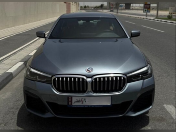BMW 5-Series 520i 2023 Automatic 67,000 Km 4 Cylinder Rear Wheel Drive (RWD) Sedan Dark Gray With Warranty