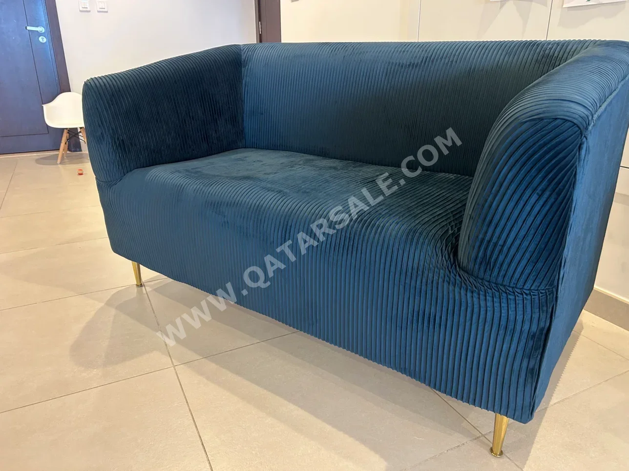 الأرائك والكنب والكراسي كرسيان بذراع واحد مع طاولة جانبية  - ميكروفايبر \ ميكروسويد  - أزرق