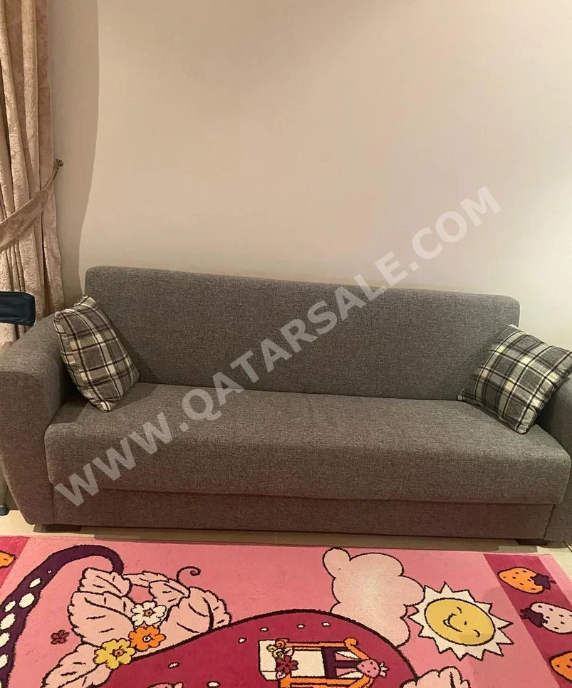 الأرائك والكنب والكراسي هوم سينتر كنبة بثلاث مقاعد - اللون الرمادي