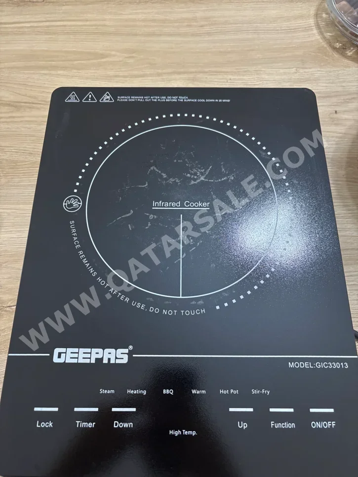 GEEPAS  Stove  - Electric  - Black