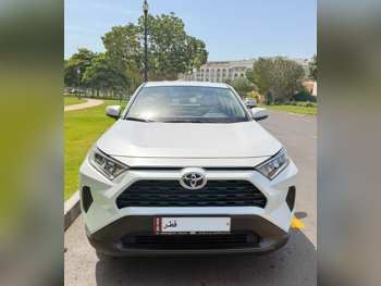 Toyota Rav 4 2025 Automatic 5,300 Km 4 Cylinder Four Wheel Drive (4WD) SUV White With Warranty