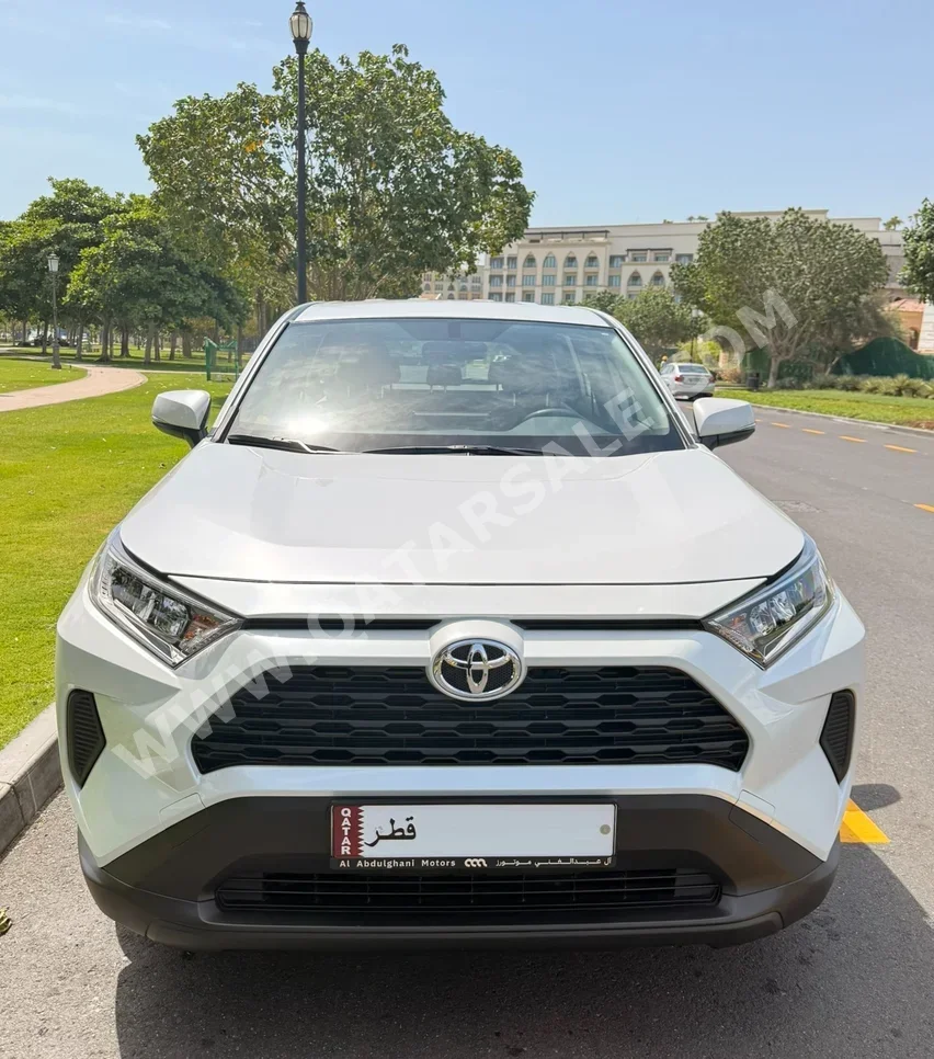 Toyota  Rav 4  2025  Automatic  5,300 Km  4 Cylinder  Four Wheel Drive (4WD)  SUV  White  With Warranty