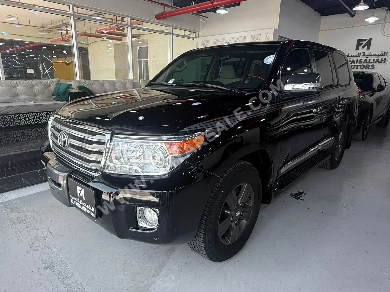 Toyota Land Cruiser GXR 2015 Automatic 389,000 Km 8 Cylinder Four Wheel Drive (4WD) SUV Black