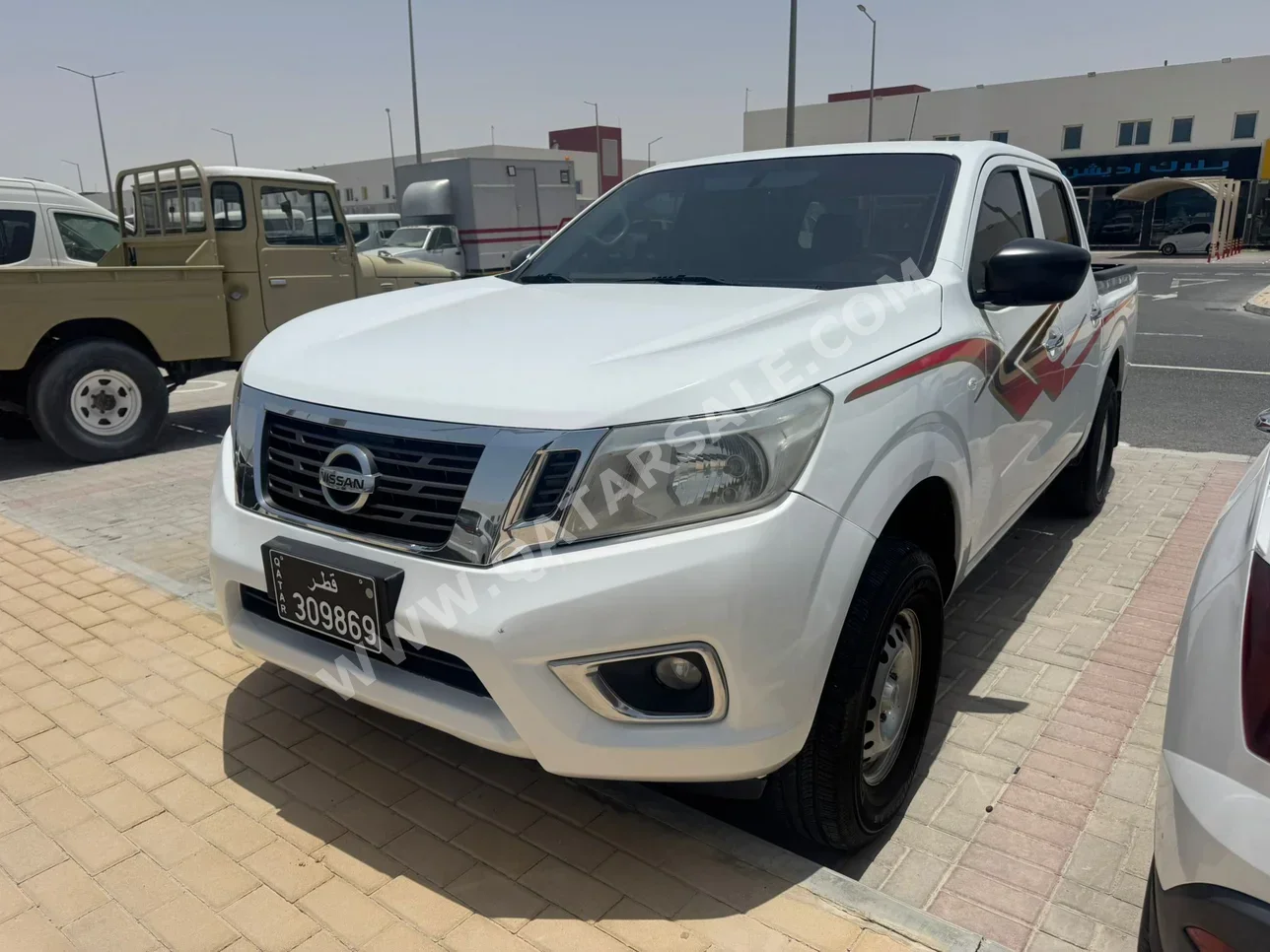 Nissan Navara SE 2017 Automatic 290,000 Km 4 Cylinder Rear Wheel Drive (RWD) Pick Up White