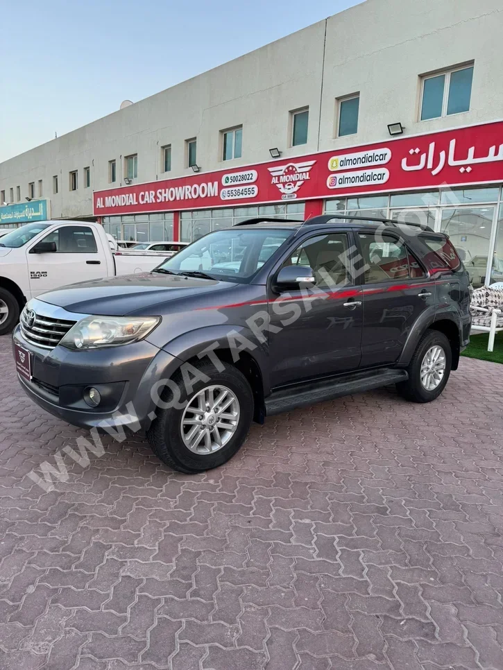 Toyota Fortuner 2014 Automatic 17,000 Km 4 Cylinder Four Wheel Drive (4WD) SUV Gray
