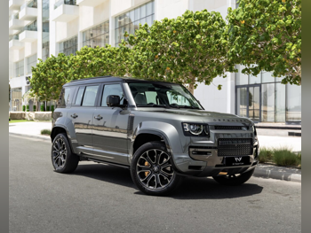 Land Rover  Defender  Octa  2025  Automatic  17,000 Km  8 Cylinder  Four Wheel Drive (4WD)  SUV  Gray  With Warranty