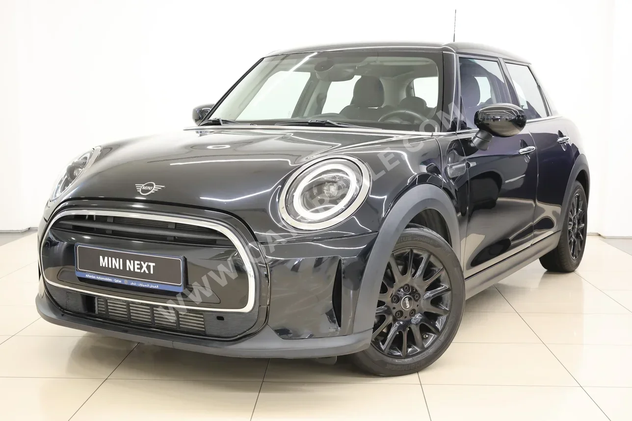 Mini Cooper 2024 Automatic 25,000 Km 4 Cylinder Front Wheel Drive (FWD) Hatchback Black With Warranty