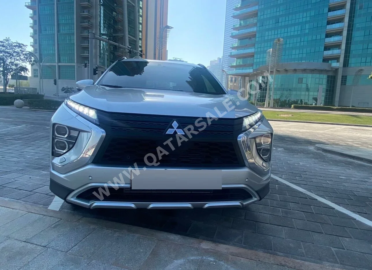 Mitsubishi  Eclipse  Cross Highline  2024  Tiptronic  43,800 Km  4 Cylinder  Front Wheel Drive (FWD)  SUV  Silver  With Warranty