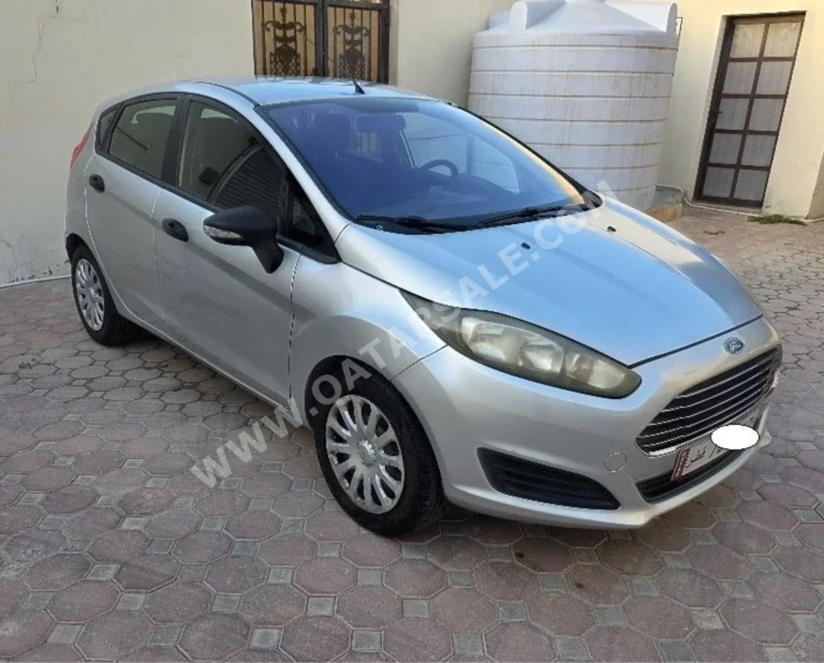 Ford Fiesta 2014 Automatic 71,000 Km 4 Cylinder Front Wheel Drive (FWD) Hatchback Silver