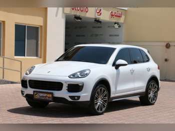 Porsche  Cayenne  S  2015  Automatic  118,000 Km  6 Cylinder  Four Wheel Drive (4WD)  SUV  White