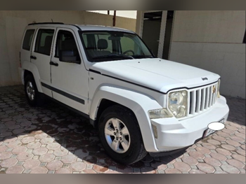 Jeep Cherokee 2010 Automatic 126,000 Km 6 Cylinder Four Wheel Drive (4WD) SUV White