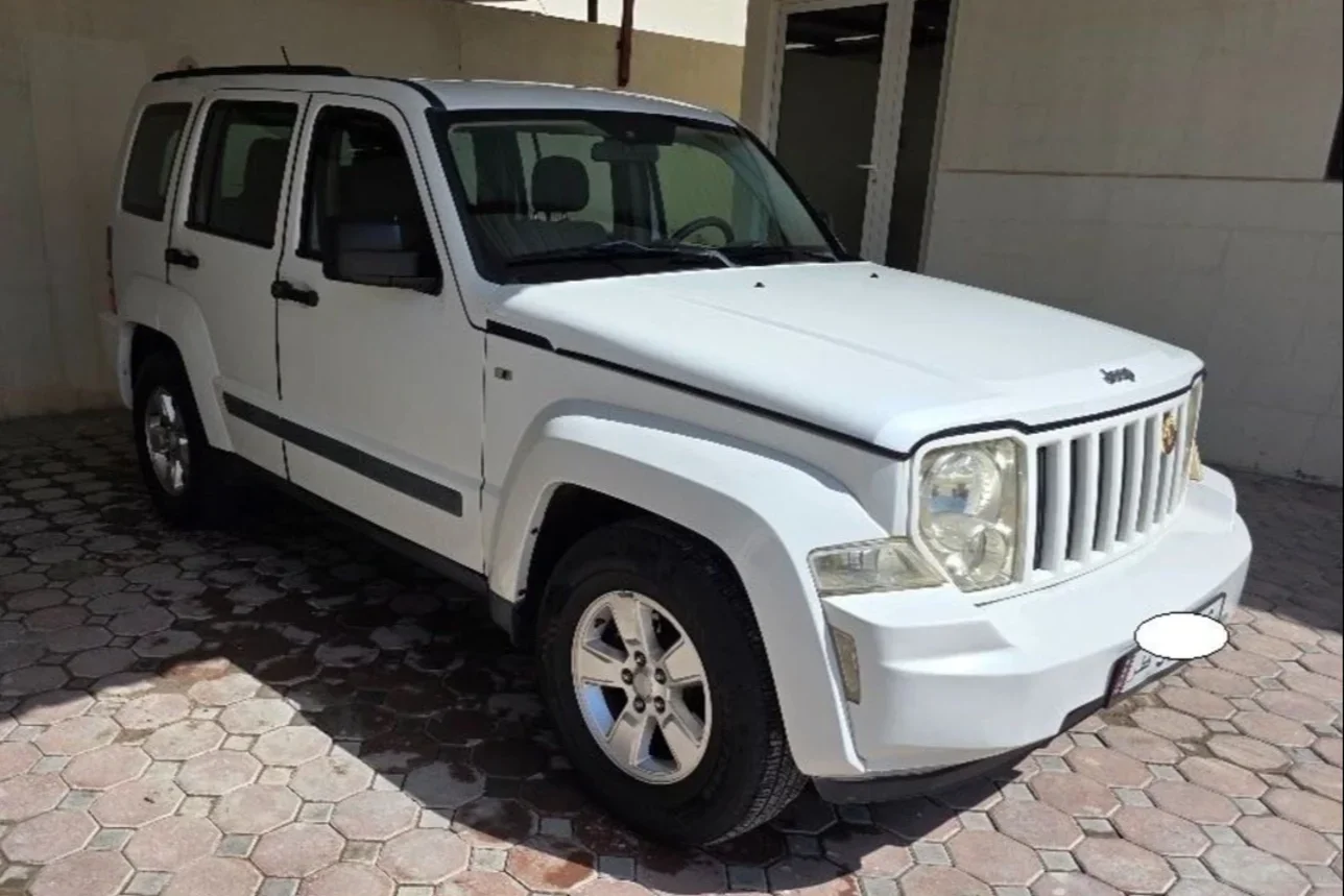 Jeep Cherokee 2010 Automatic 126,000 Km 6 Cylinder Four Wheel Drive (4WD) SUV White